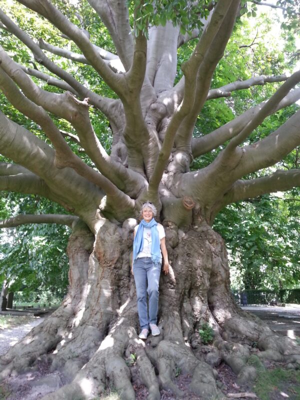 foto jeanine en boom